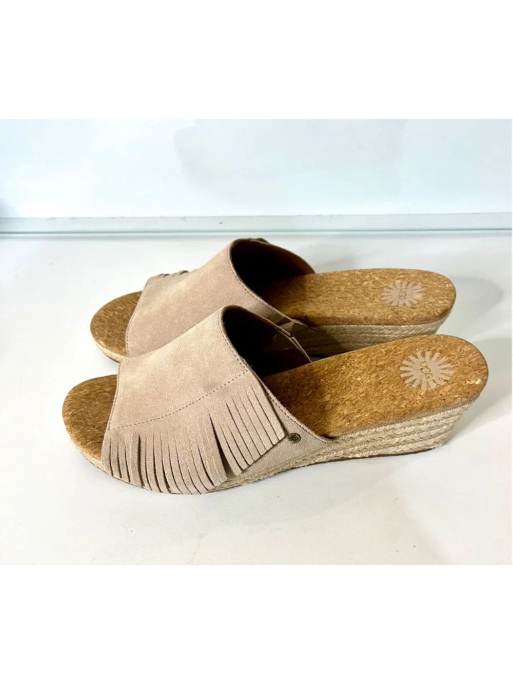 UGG Danes Women’s Tan suede fringe wedge sandals size 10